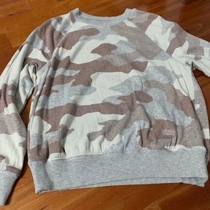 Camo long sleeve crew neck sweatshirt